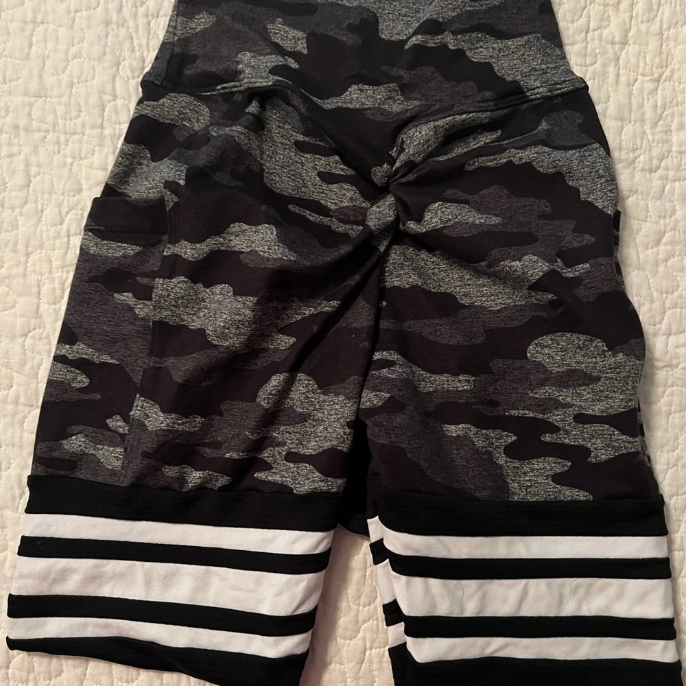 Bombshell scrunch leggings